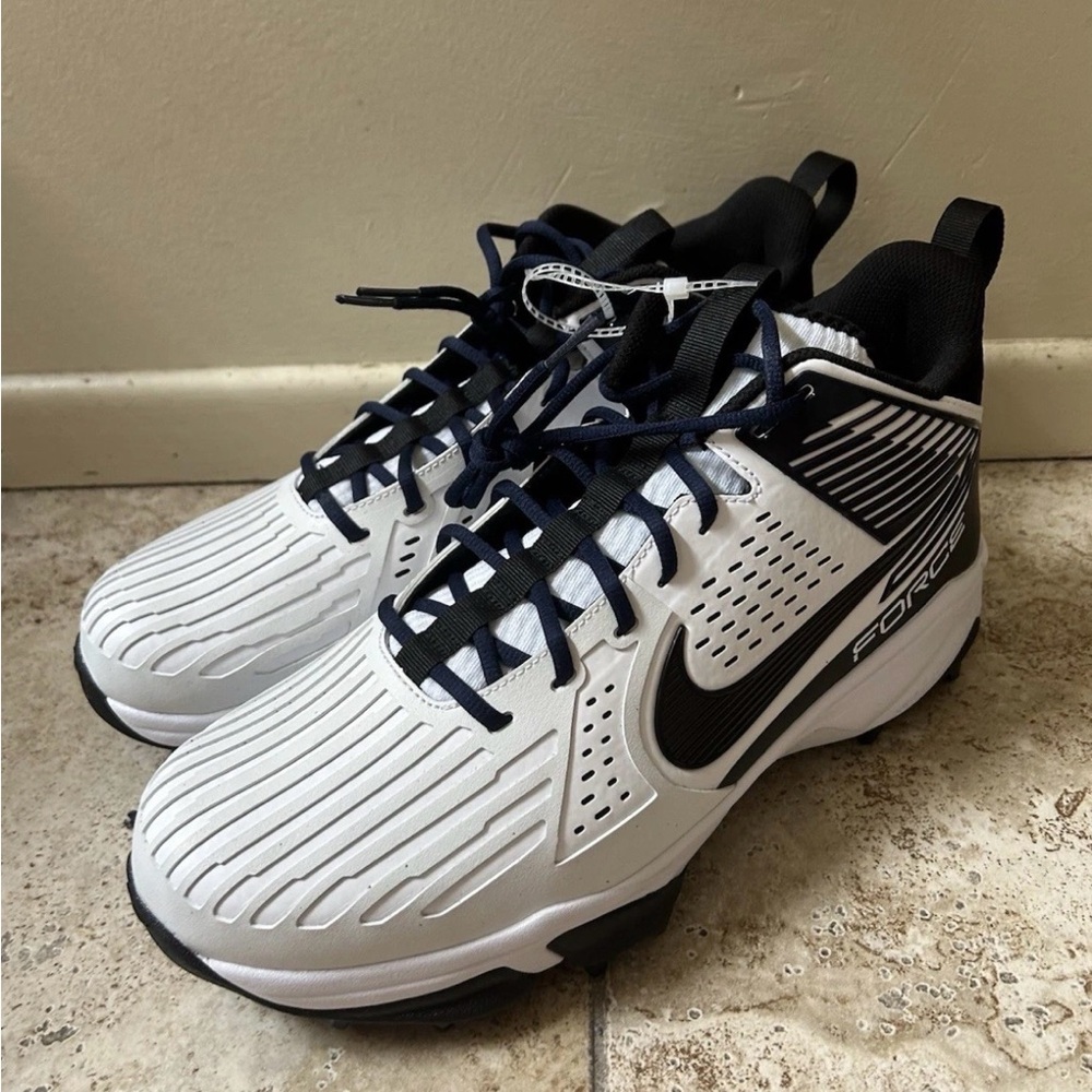 Nike Black and White Sports Sneakers